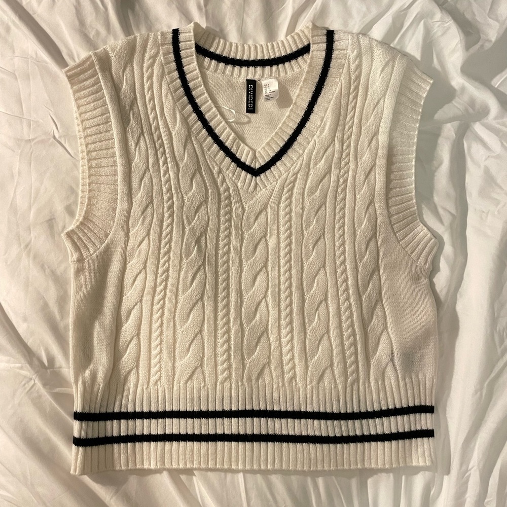 Sweater vest